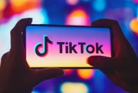 TikTok شروع به مسدود کردن پیوندها به صفحات فروشگاه برنامه از بایوس سازندگان می کند TikTok شروع به مسدود کردن پیوندها به صفحات فروشگاه برنامه از بایوس سازندگان می کند