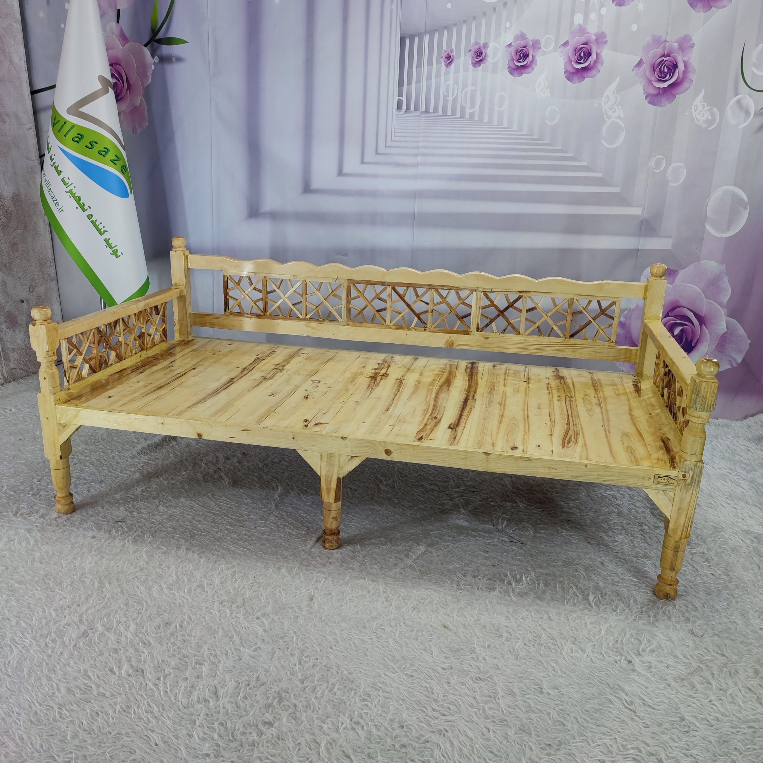 تخت سنتی چوبی
