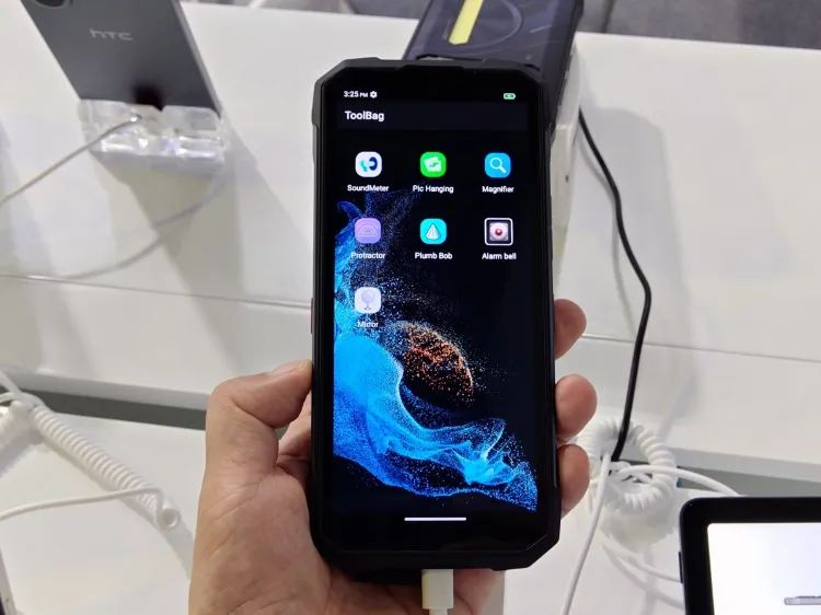HTC با نسل جدید گوشیهای خود در دبی درخشید