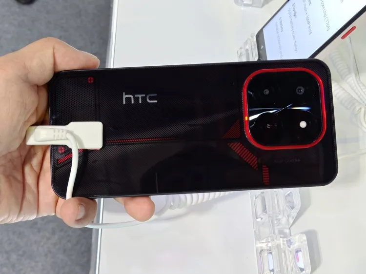 HTC با نسل جدید گوشیهای خود در دبی درخشید
