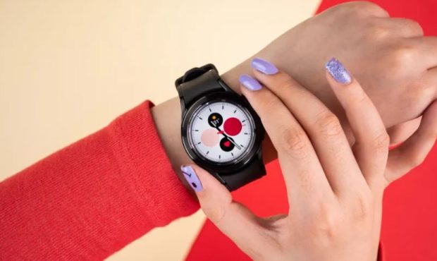 گلکسی واچ ۴ سامسونگ به آخرین نسخه نرمافزاری مجهز شد گلکسی واچ ۴ سامسونگ به آخرین نسخه نرمافزاری مجهز شد